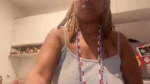 Snapshot of chocolatecakequeen chatting on 6, 2, 2025 ChocolateCakeQueen online show from 6, 2, 2025