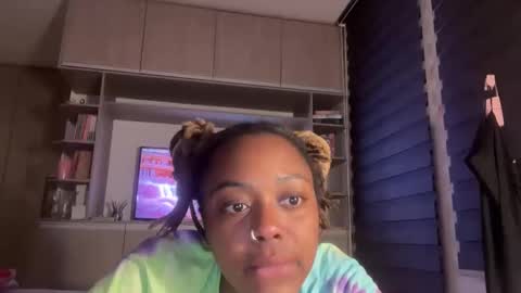 Snapshot of chocolatecakequeen chatting on 26, 10, 2025 ChocolateCakeQueen online show from 26, 10, 2025