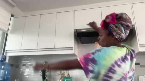 Snapshot of chocolatecakequeen chatting on 9, 11, 2025 ChocolateCakeQueen online show from 9, 11, 2025