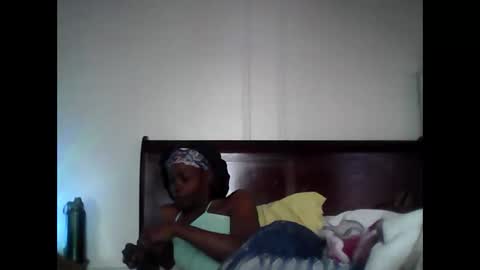 Snapshot of chocolatedrop_ chatting on 14, 10, 2025 chocolatedrop_ online show from 14, 10, 2025