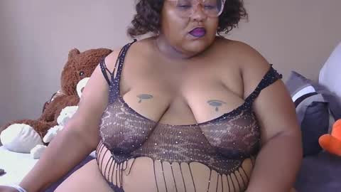 Snapshot of chocolovebbw1986 chatting on 10, 9, 2025 XSEXYBBW69 online show from 10, 9, 2025