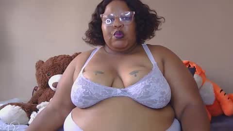 Snapshot of chocolovebbw1986 chatting on 11, 9, 2025 XSEXYBBW69 online show from 11, 9, 2025