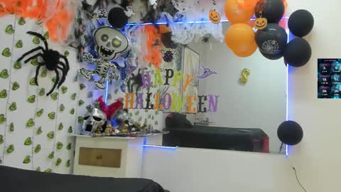 Snapshot of choreythaiylor chatting on 9, 10, 2025 Chorey Thaylor online show from 9, 10, 2025