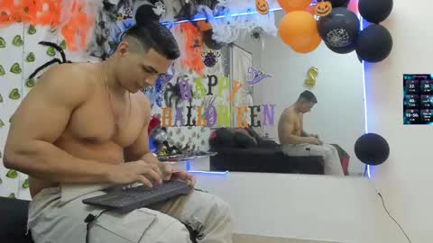 Snapshot of choreythaiylor chatting on 11, 10, 2025 Chorey Thaylor online show from 11, 10, 2025