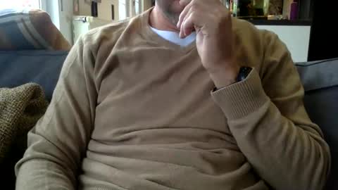 Snapshot of chris13abcd chatting on 11, 9, 2025 chris13abcd online show from 11, 9, 2025