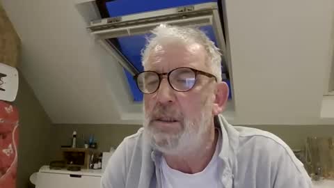 Snapshot of chris1404 chatting on 1, 11, 2025 chris1404 online show from 1, 11, 2025