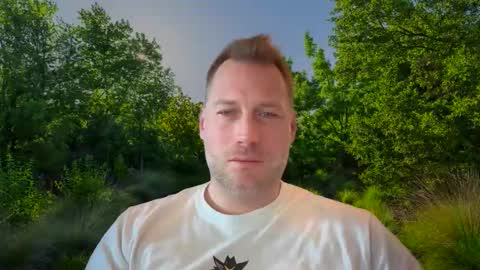 Snapshot of chris2024x chatting on 19, 11, 2025 Christian online show from 19, 11, 2025