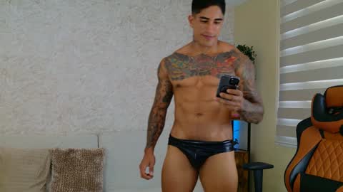 Snapshot of chris_reilly chatting on 9, 12, 2024 chris reilly online show from 9, 12, 2024