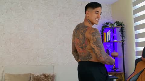 Snapshot of chris_reilly chatting on 20, 1, 2025 chris reilly online show from 20, 1, 2025