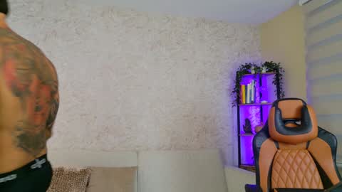 Snapshot of chris_reilly chatting on 27, 1, 2025 chris reilly online show from 27, 1, 2025