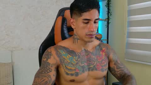 Snapshot of chris_reilly chatting on 16, 2, 2025 chris reilly online show from 16, 2, 2025