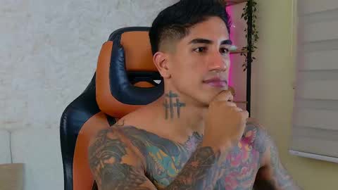 Snapshot of chris_reilly chatting on 23, 2, 2025 chris reilly online show from 23, 2, 2025