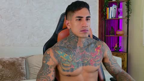 Snapshot of chris_reilly chatting on 18, 11, 2025 chris reilly online show from 18, 11, 2025