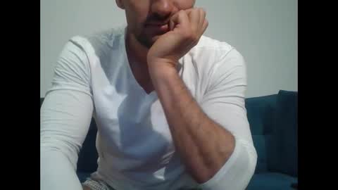 Snapshot of chrisaron chatting on 16, 4, 2026 chrisaron online show from 16, 4, 2026