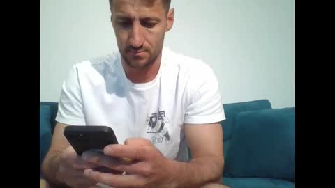 Snapshot of chrisaron chatting on 17, 4, 2026 chrisaron online show from 17, 4, 2026