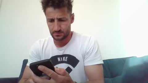 Snapshot of chrisaron chatting on 27, 4, 2026 chrisaron online show from 27, 4, 2026