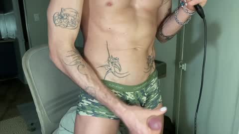 Snapshot of chriscool93 chatting on 2, 1, 2025 Content creator artist online show from 2, 1, 2025