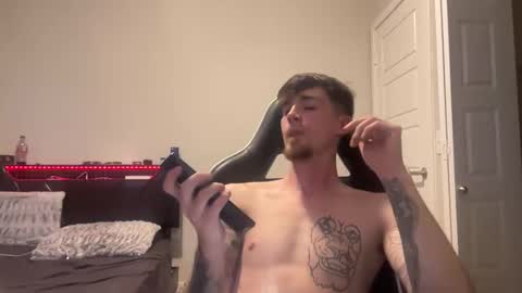Snapshot of chrisoncam01 chatting on 6, 1, 2026 chrisoncam01 online show from 6, 1, 2026