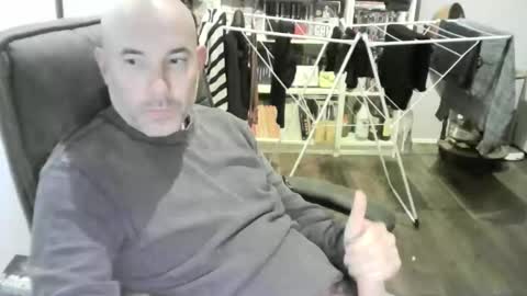 chrisprngr online show from 5, 5, 2026