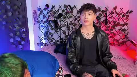 Snapshot of chriss_wg_ chatting on 19, 4, 2026 Christian Wang online show from 19, 4, 2026