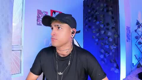 Snapshot of chriss_wg_ chatting on 20, 4, 2026 Christian Wang online show from 20, 4, 2026
