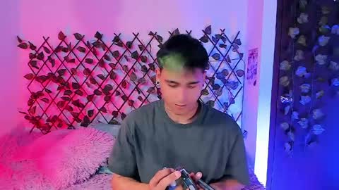 Snapshot of chriss_wg_ chatting on 26, 4, 2026 Christian Wang online show from 26, 4, 2026