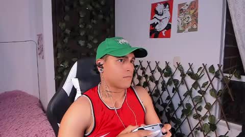Snapshot of chriss_wg_ chatting on 7, 5, 2026 Christian Wang online show from 7, 5, 2026