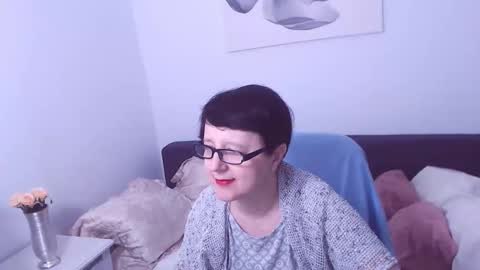 Christa online show from 8, 10, 2025