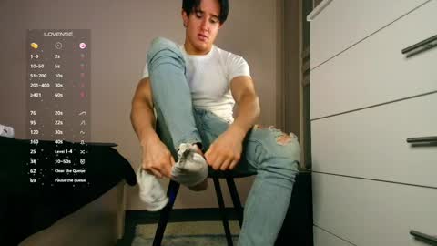 UPVOTE ME ------  ILL DO SOMETHING FOR FREE online show from 31, 3, 2026