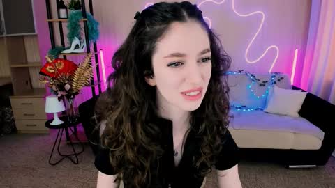 Snapshot of christinaconteeree chatting on 14, 9, 2025 christinaconteeree online show from 14, 9, 2025