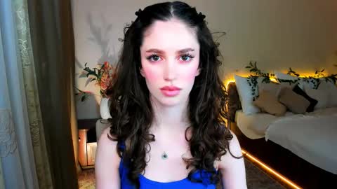 Snapshot of christinaconteeree chatting on 18, 9, 2025 christinaconteeree online show from 18, 9, 2025