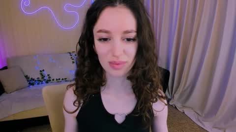 Snapshot of christinaconteeree chatting on 23, 9, 2025 christinaconteeree online show from 23, 9, 2025