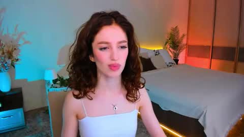Snapshot of christinaconteeree chatting on 4, 10, 2025 christinaconteeree online show from 4, 10, 2025