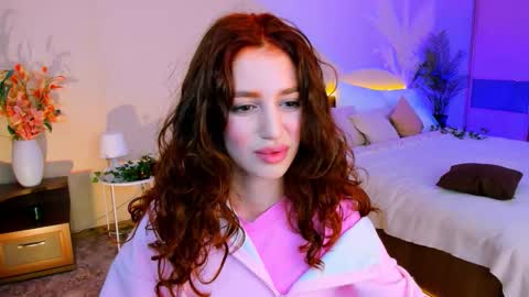Snapshot of christinaconteeree chatting on 10, 10, 2025 christinaconteeree online show from 10, 10, 2025