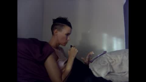 Snapshot of christinasaunters chatting on 4, 10, 2025 Christina Saunters online show from 4, 10, 2025