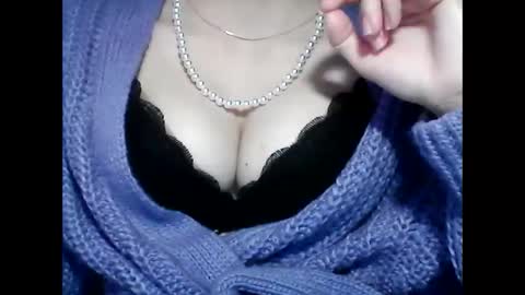 Snapshot of christine40211 chatting on 3, 1, 2025 christine40211 online show from 3, 1, 2025