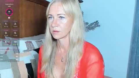 Snapshot of christine_35 chatting on 22, 12, 2025 Christine - online show from 22, 12, 2025