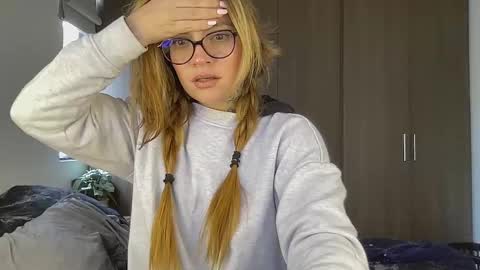 Snapshot of christine_f chatting on 20, 9, 2025 Val riess -- Instagram free online show from 20, 9, 2025