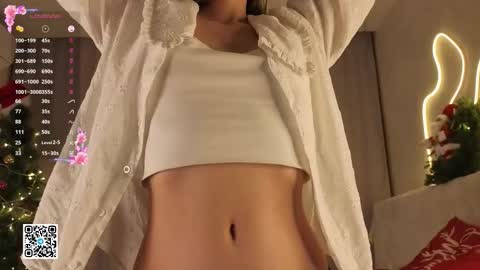 Snapshot of christinfinnie chatting on 13, 12, 2025 Ellie online show from 13, 12, 2025