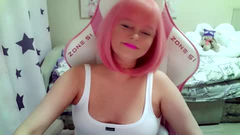 Snapshot of christirose chatting on 13, 10, 2025 Christi online show from 13, 10, 2025