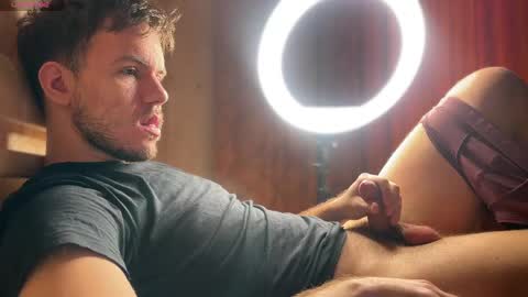 Christopher online show from 17, 4, 2026