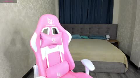 Snapshot of christy_little chatting on 10, 2, 2025 hristy3 online show from 10, 2, 2025