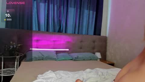 Snapshot of christy_little chatting on 17, 2, 2025 hristy3 online show from 17, 2, 2025