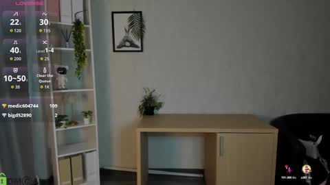 Snapshot of christy_little chatting on 11, 9, 2025 hristy3 online show from 11, 9, 2025