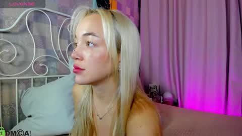 Snapshot of christy_little chatting on 24, 9, 2025 hristy3 online show from 24, 9, 2025