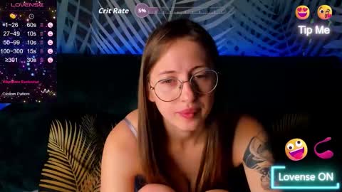 Snapshot of christycrayme chatting on 16, 10, 2025 ChristyCrayme online show from 16, 10, 2025