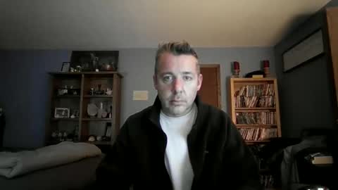 Snapshot of chrisw8121670385 chatting on 9, 2, 2026 Chris online show from 9, 2, 2026