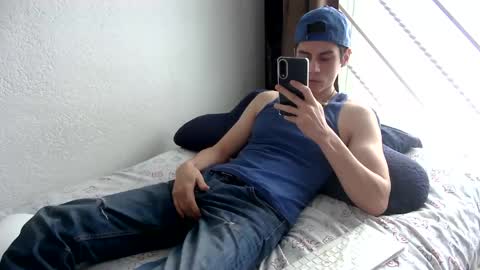 Chrixtopherobin online show from 16, 3, 2026