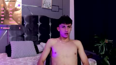 chrristopher77 online show from 15, 12, 2025