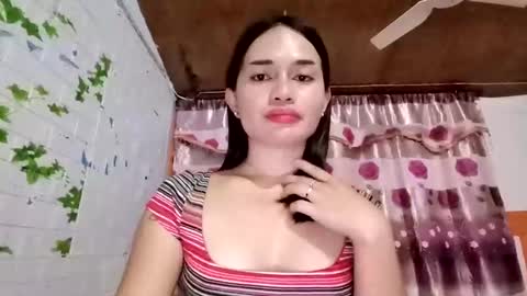 Snapshot of chrysadel chatting on 22, 12, 2025 Ur Suraya22 online show from 22, 12, 2025